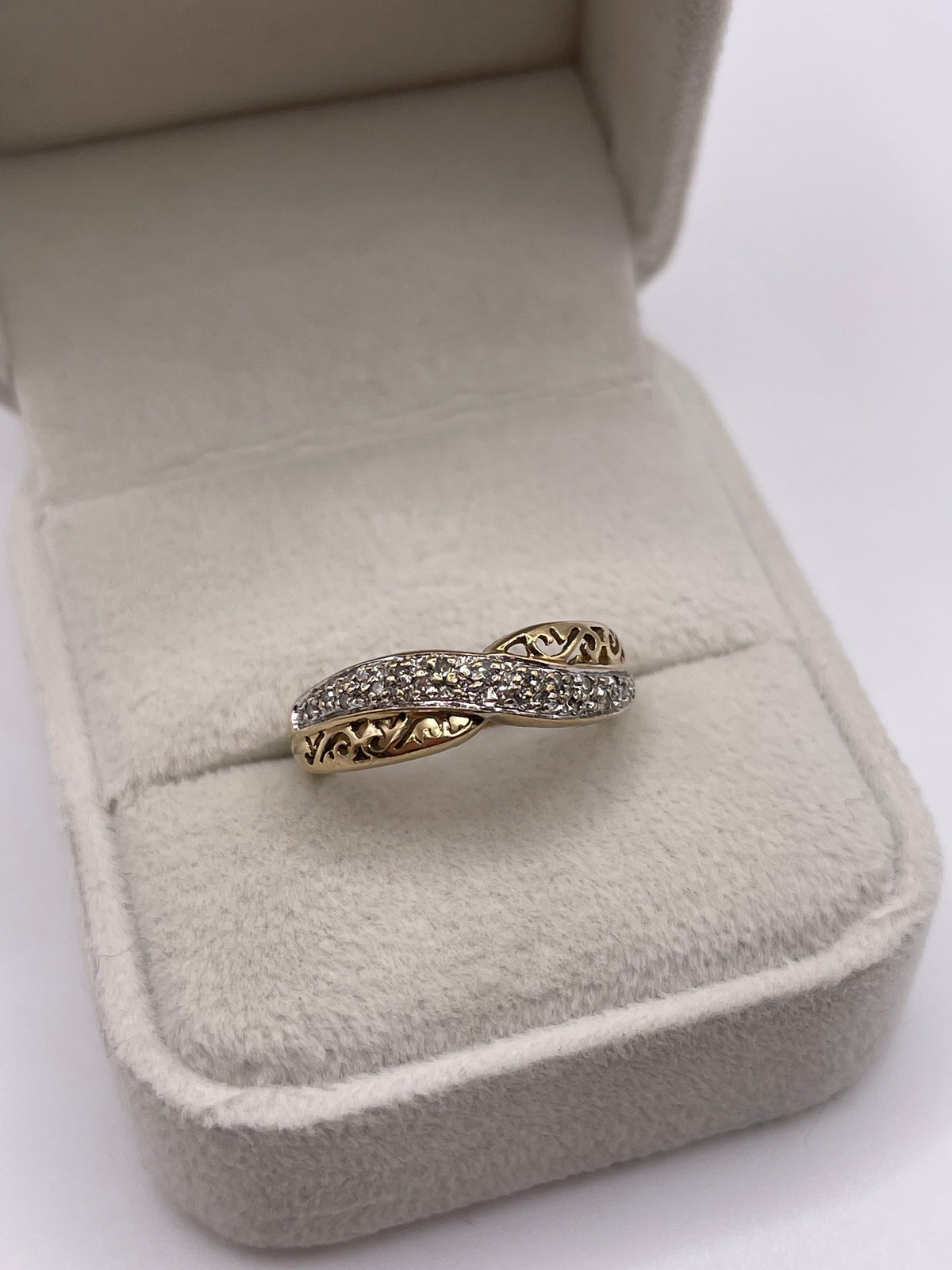 9ct gold diamond cluster ring