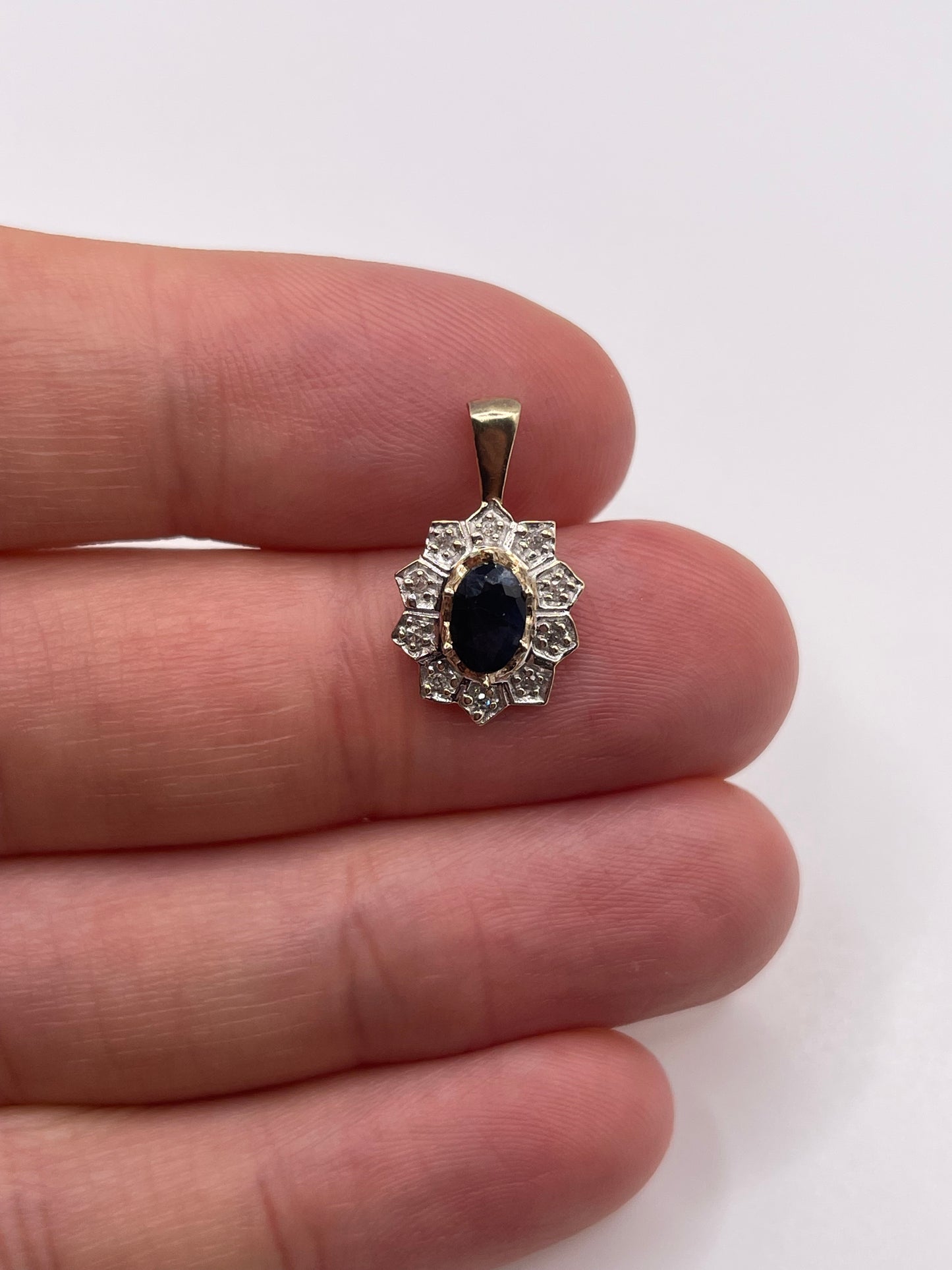 9ct gold sapphire and diamond pendant
