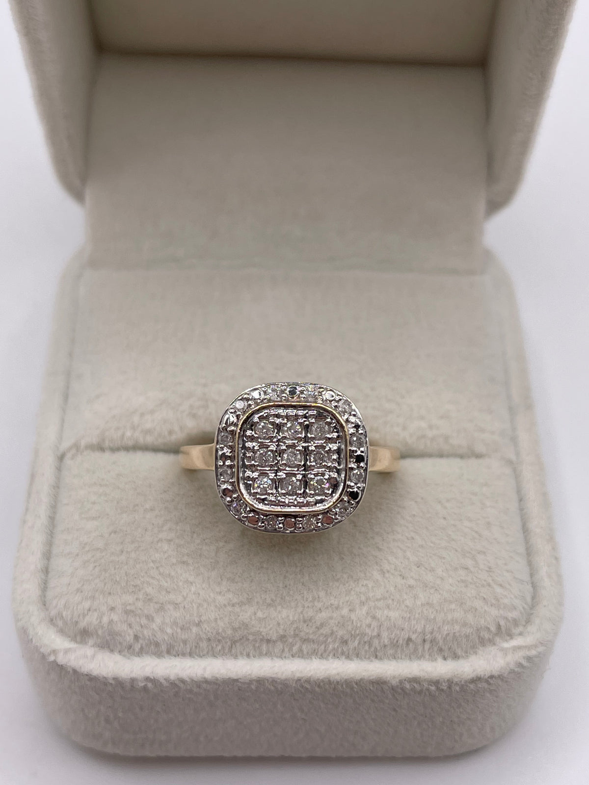 9ct gold diamond cluster ring