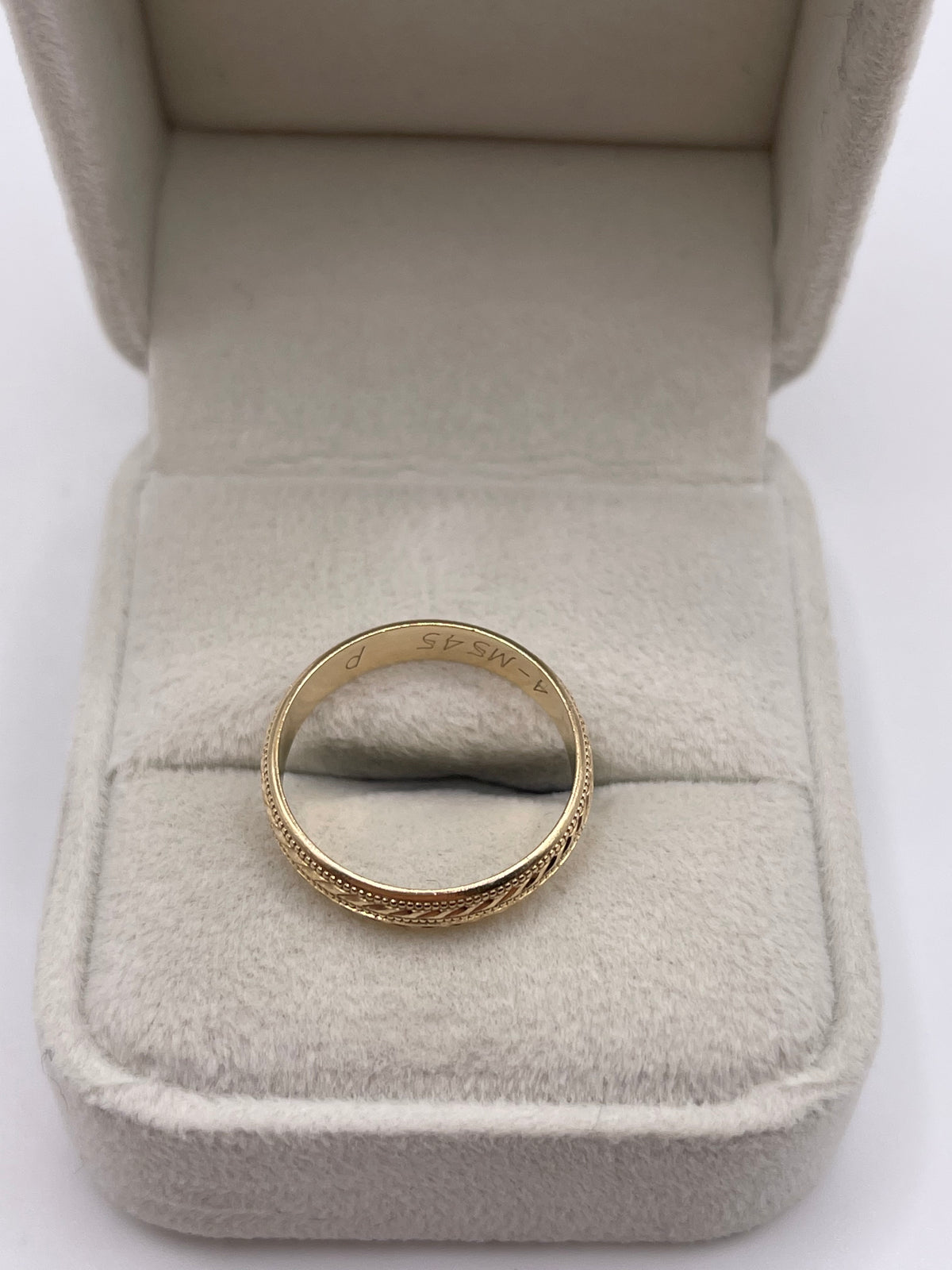 9ct gold patterned band