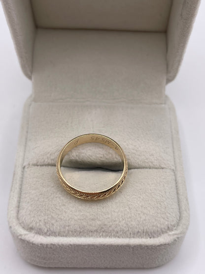 9ct gold patterned band