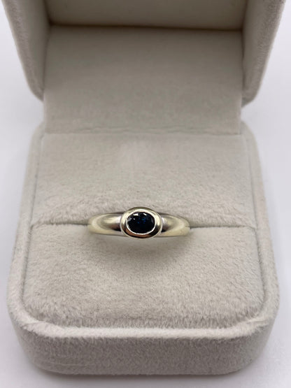 9ct gold sapphire gypsy ring