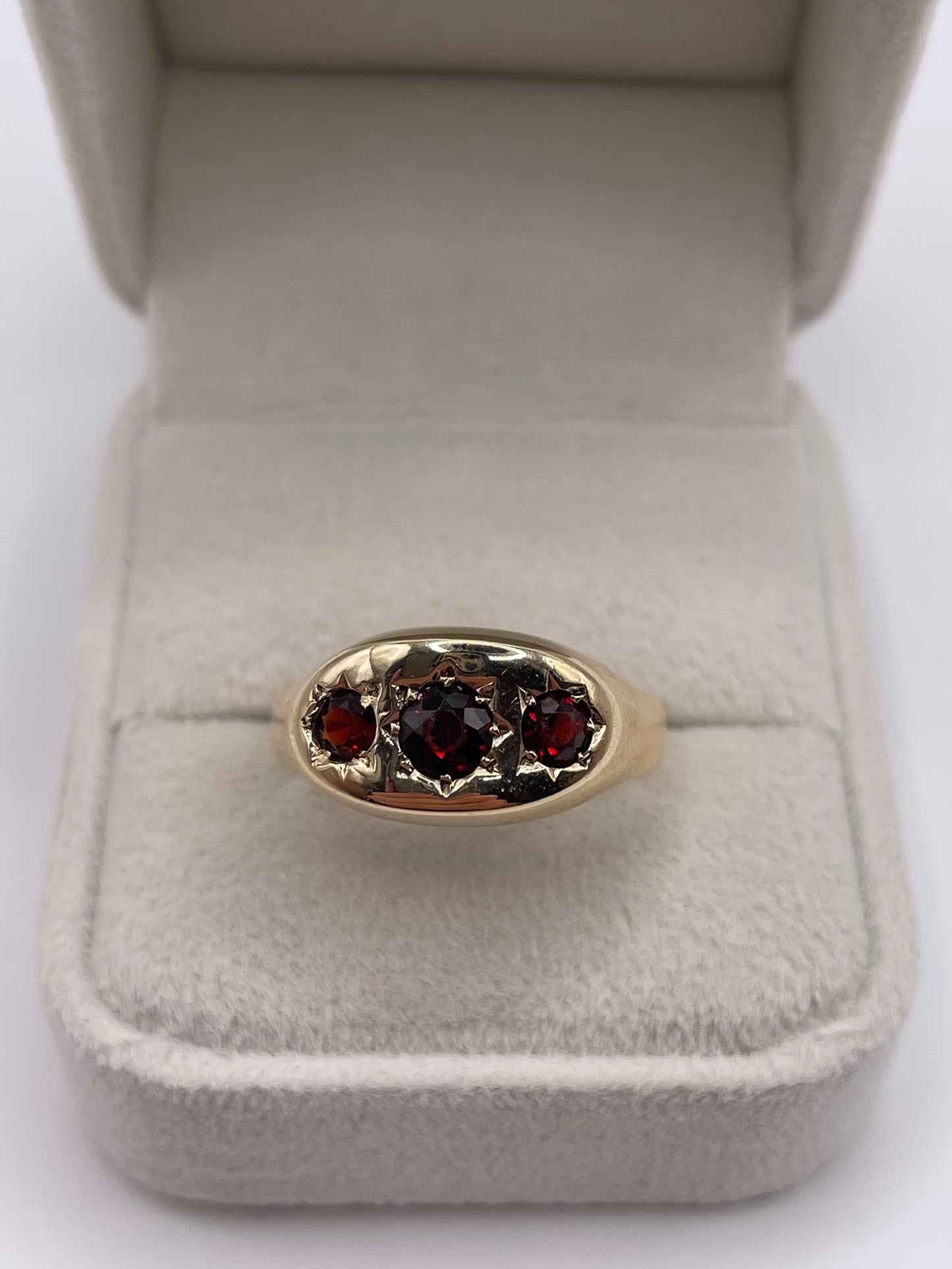 9ct gold garnet gypsy ring