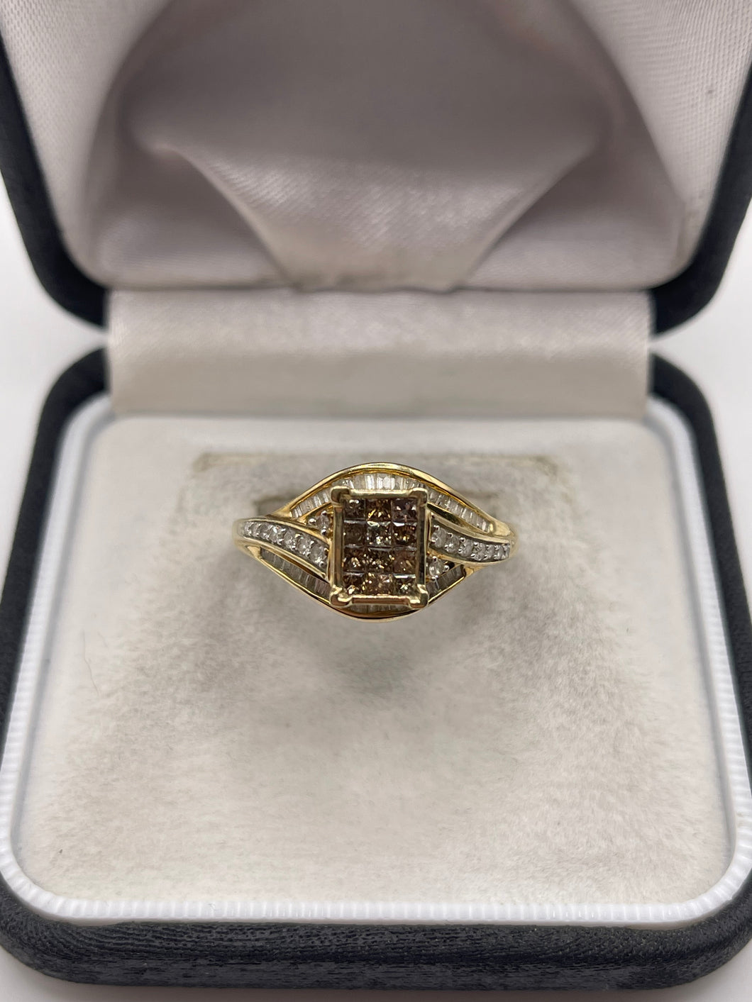 9ct gold diamond cluster ring