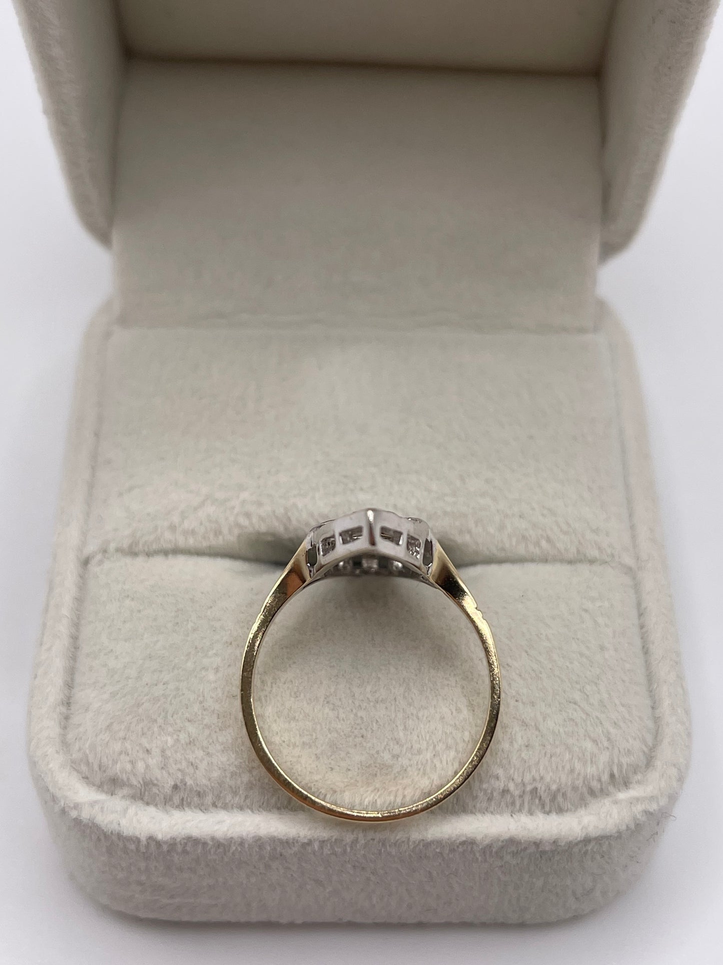 9ct gold cz navette ring