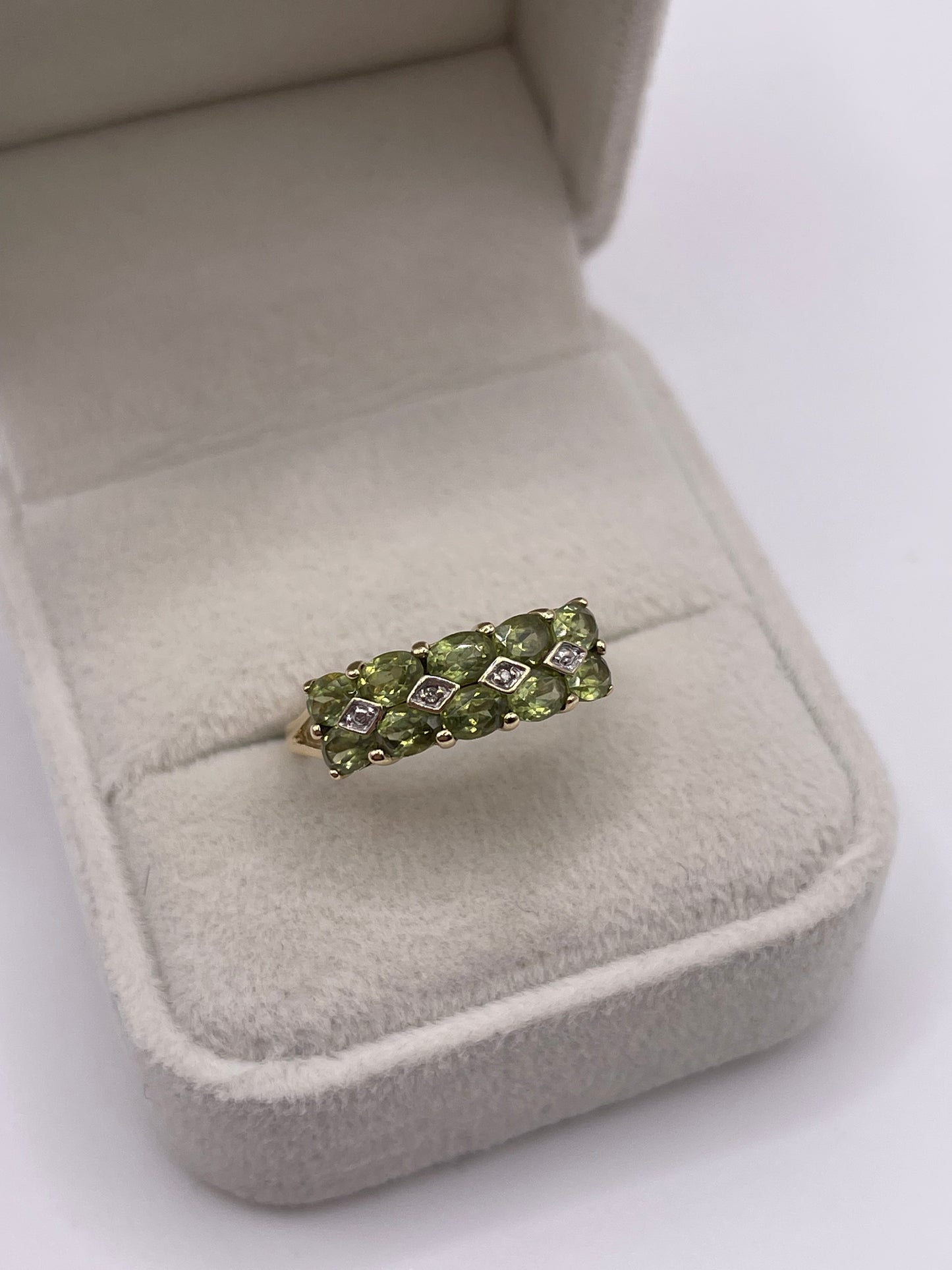 9ct gold peridot and diamond ring