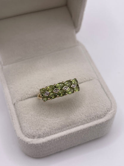 9ct gold peridot and diamond ring