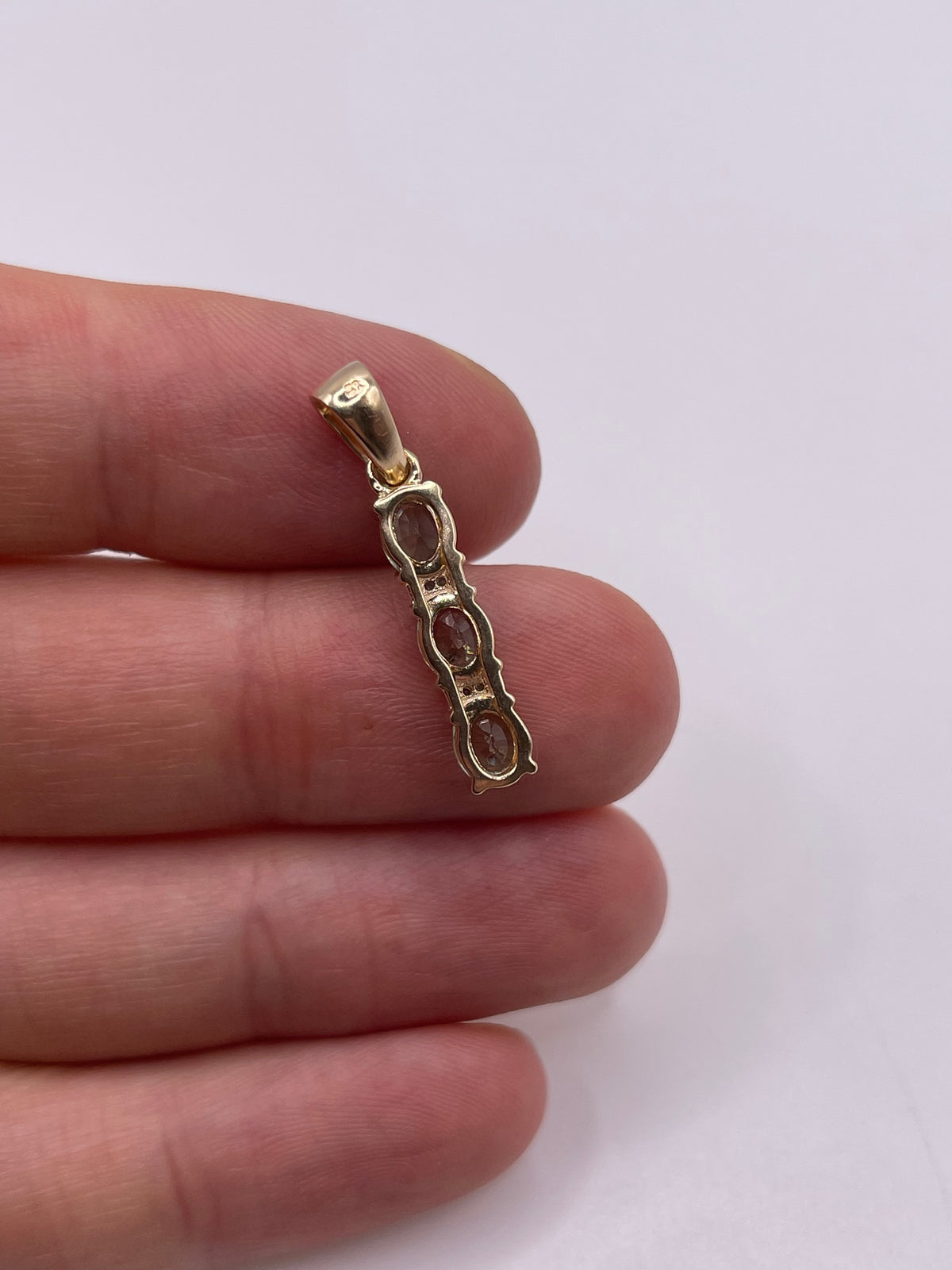 9ct gold green sapphire and diamond pendant