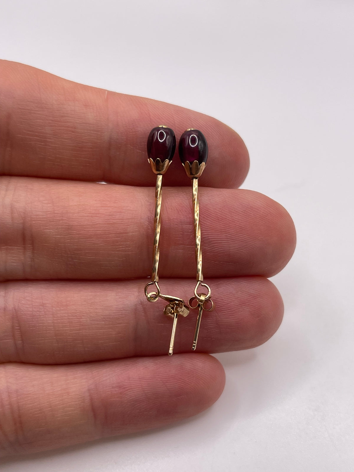 9ct gold cabochon garnet earrings