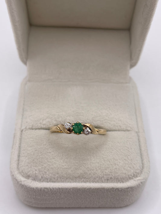 9ct gold emerald and diamond ring