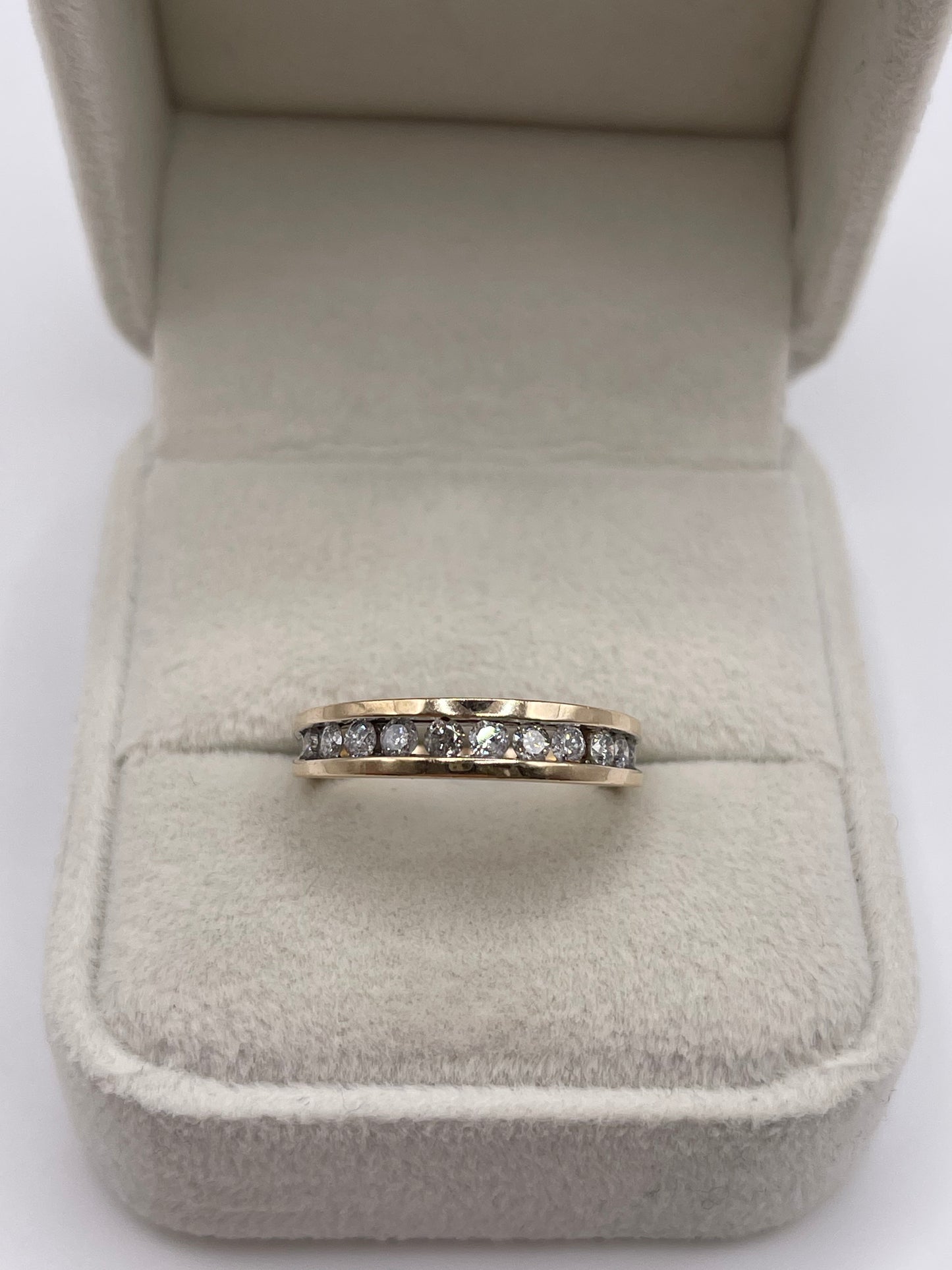 9ct gold diamond ring