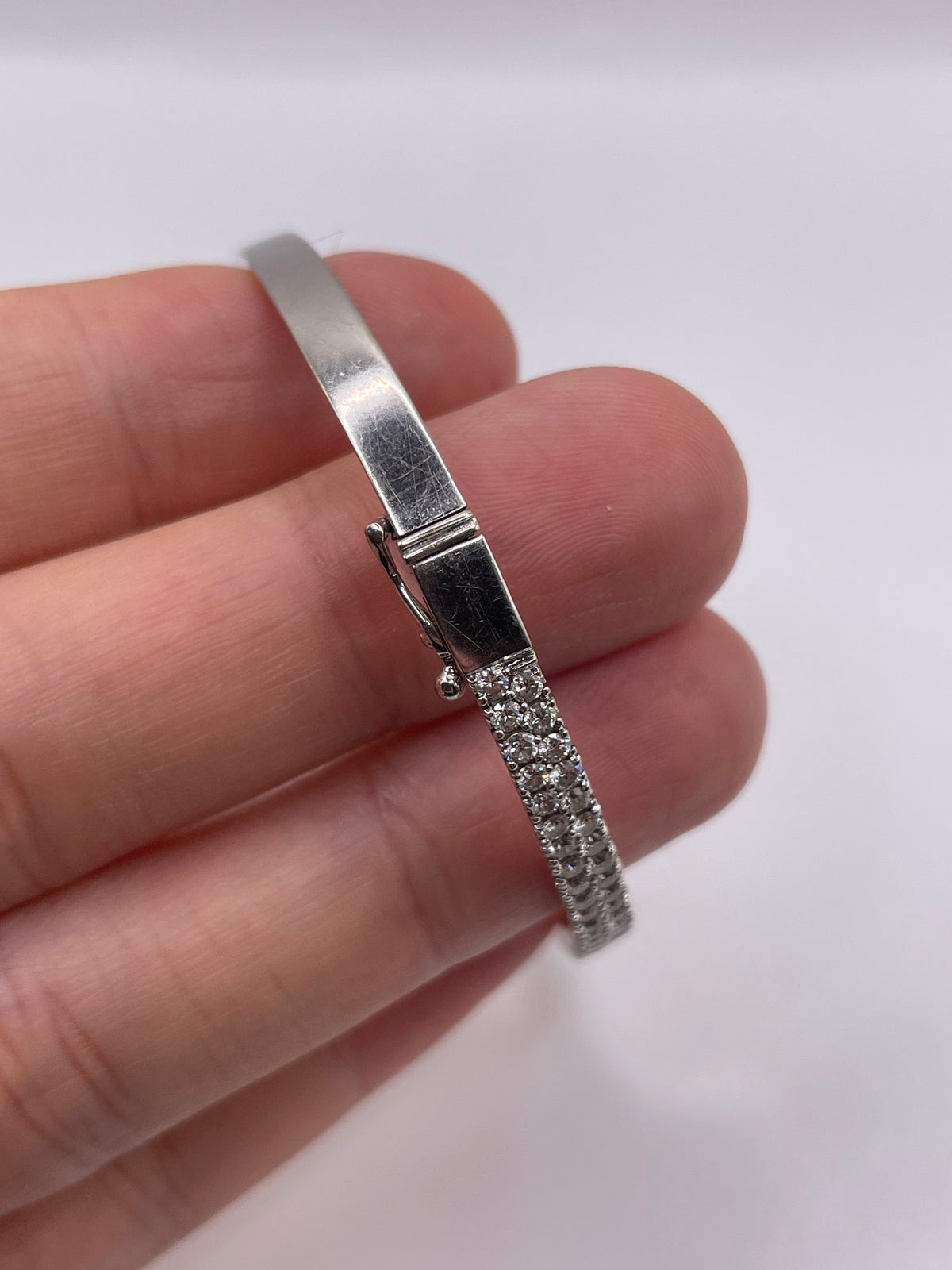 18ct white gold diamond cluster bangle