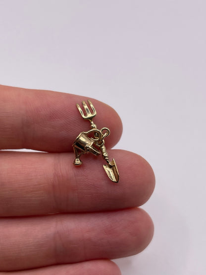9ct gold gardening tools charm