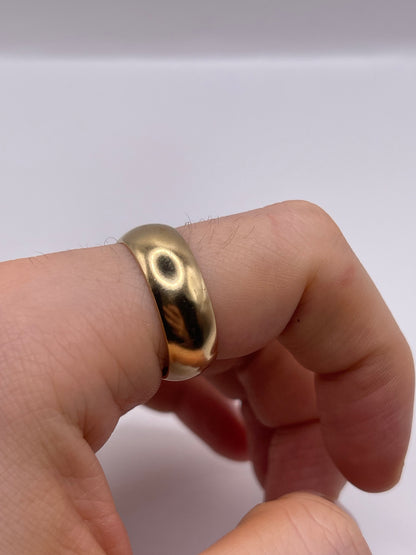 Heavy 9ct gold band
