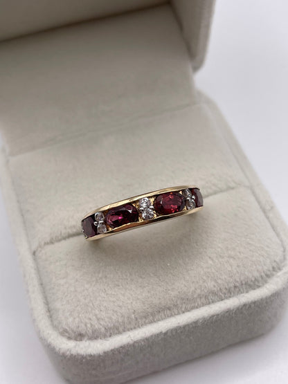 9ct gold garnet and zircon ring
