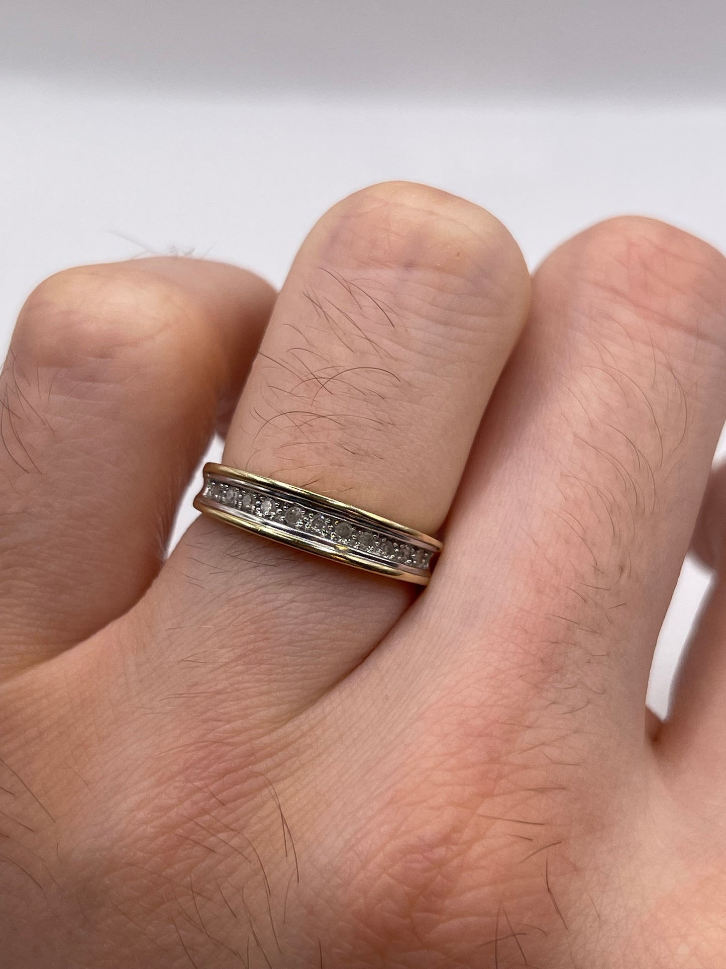 9ct gold diamond ring