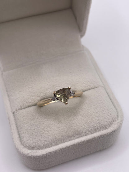 9ct gold quartz and diamond ring