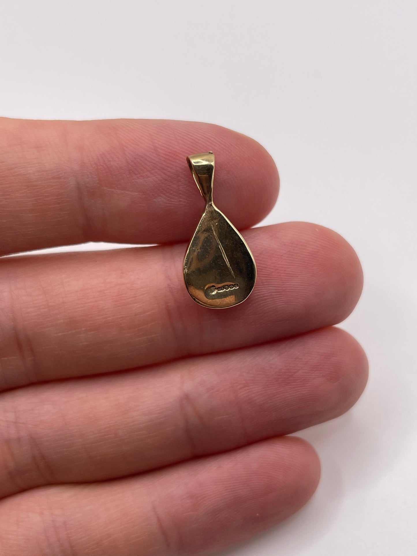 9ct gold blue John pendant