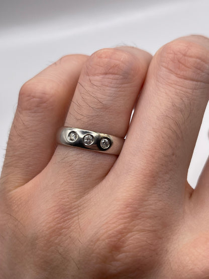 9ct white gold diamond ring