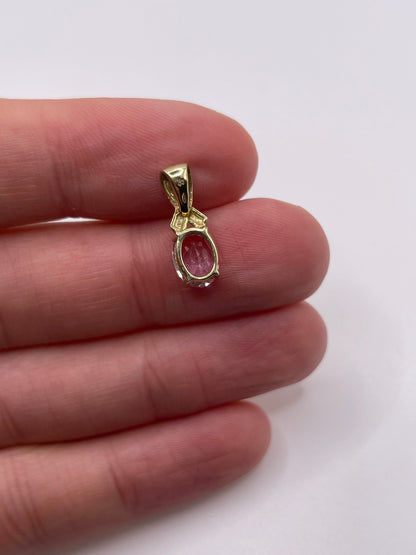 9ct gold pink topaz pendant