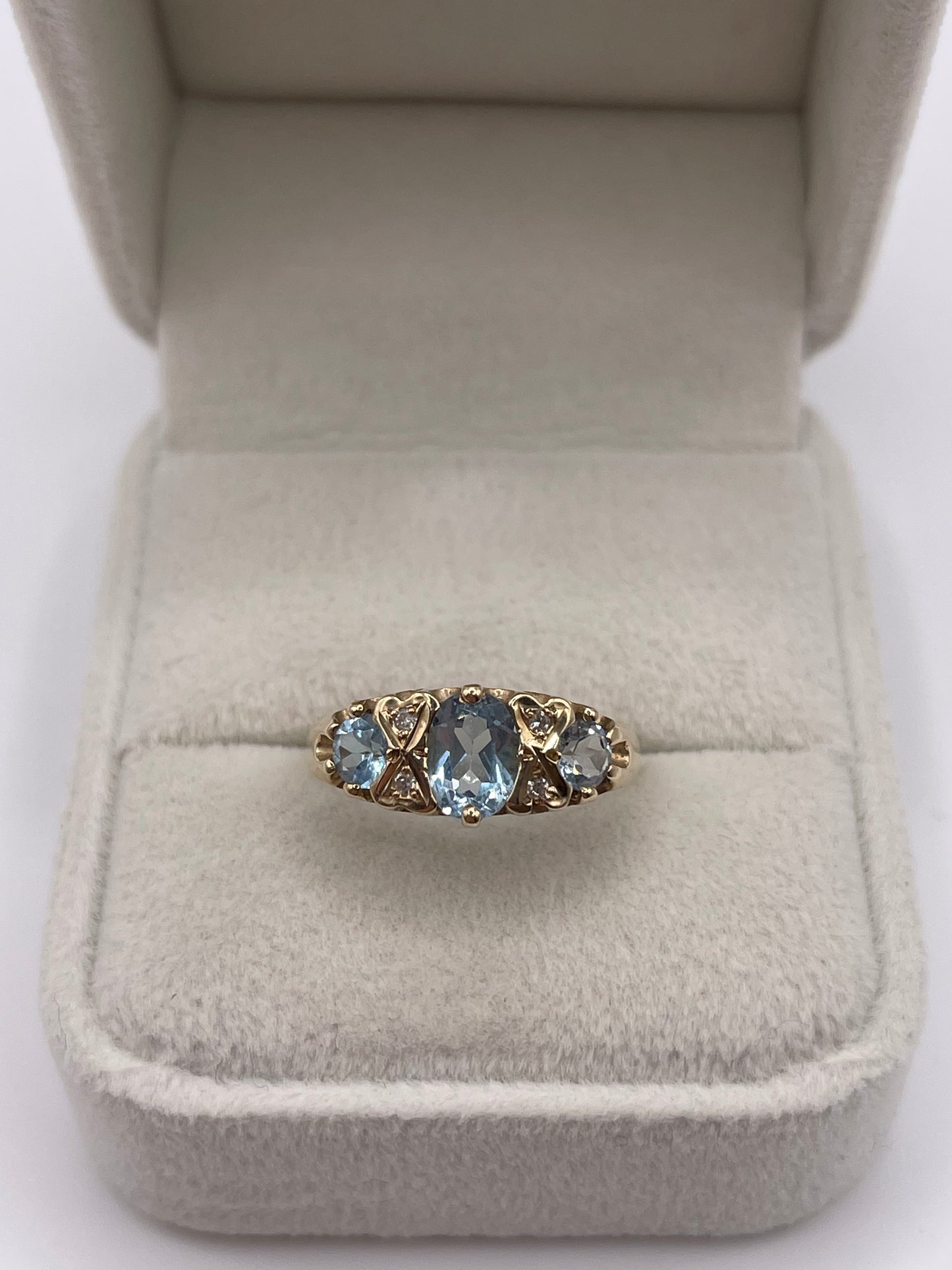 9ct gold topaz and diamond ring