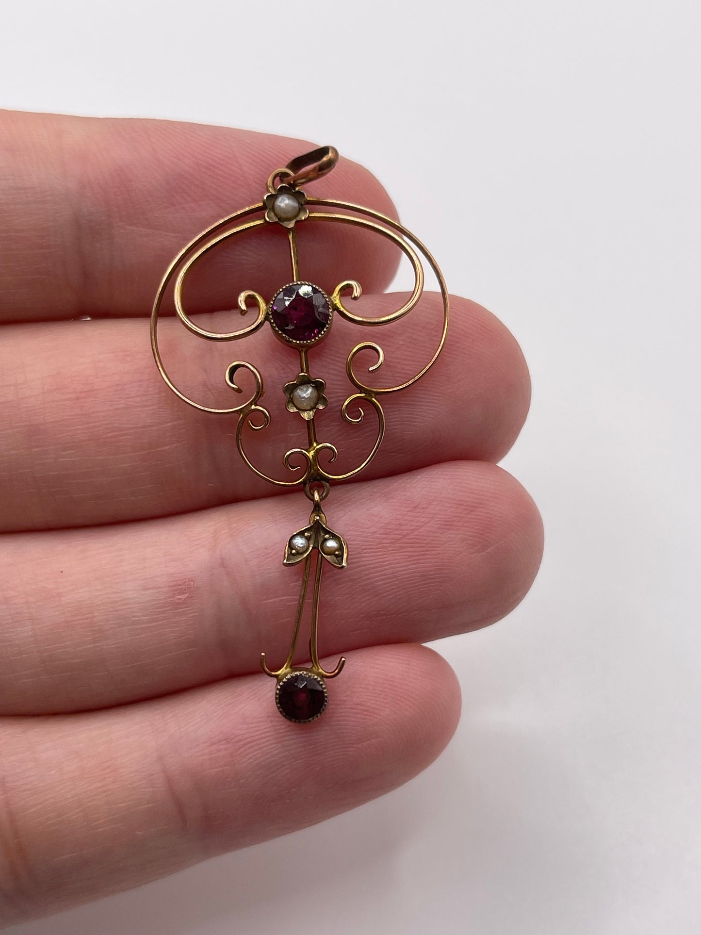 Antique 9ct gold garnet and pearl pendant