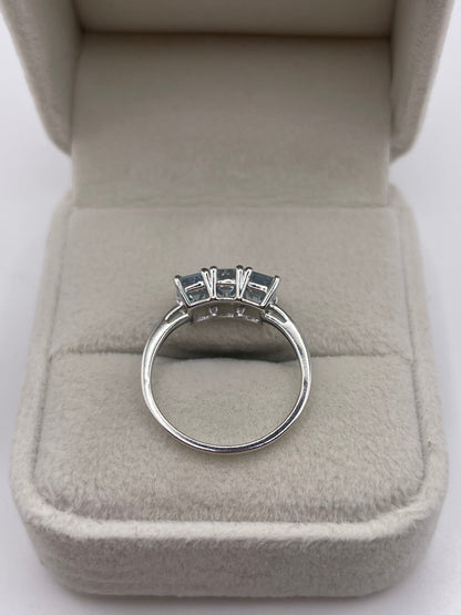9ct white gold aquamarine ring