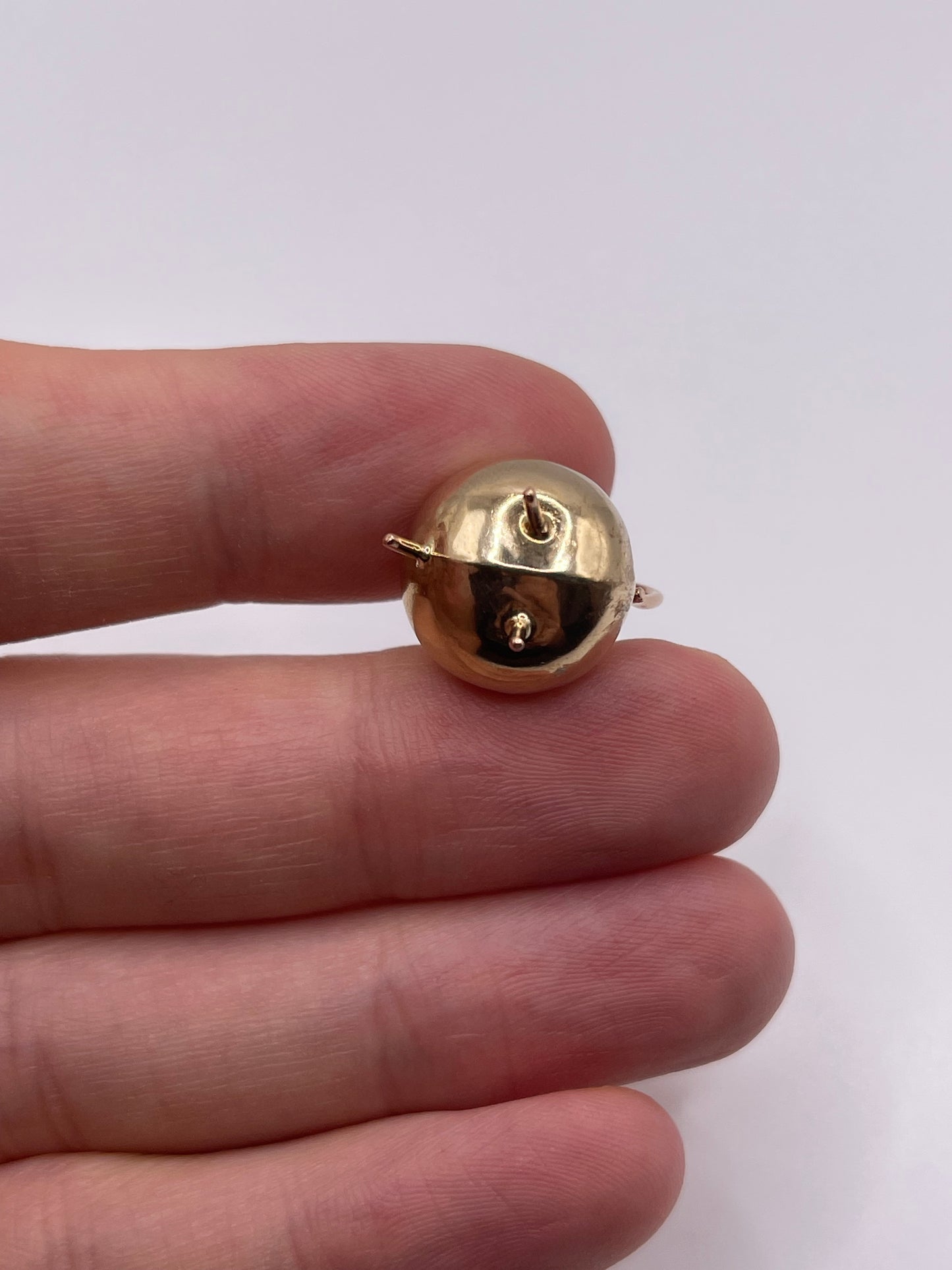 9ct gold cauldron charm