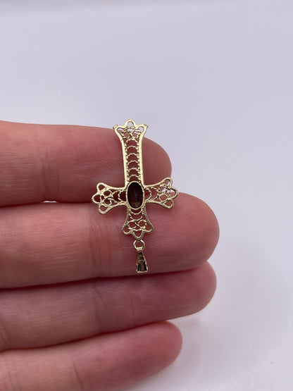 9ct gold garnet cross pendant