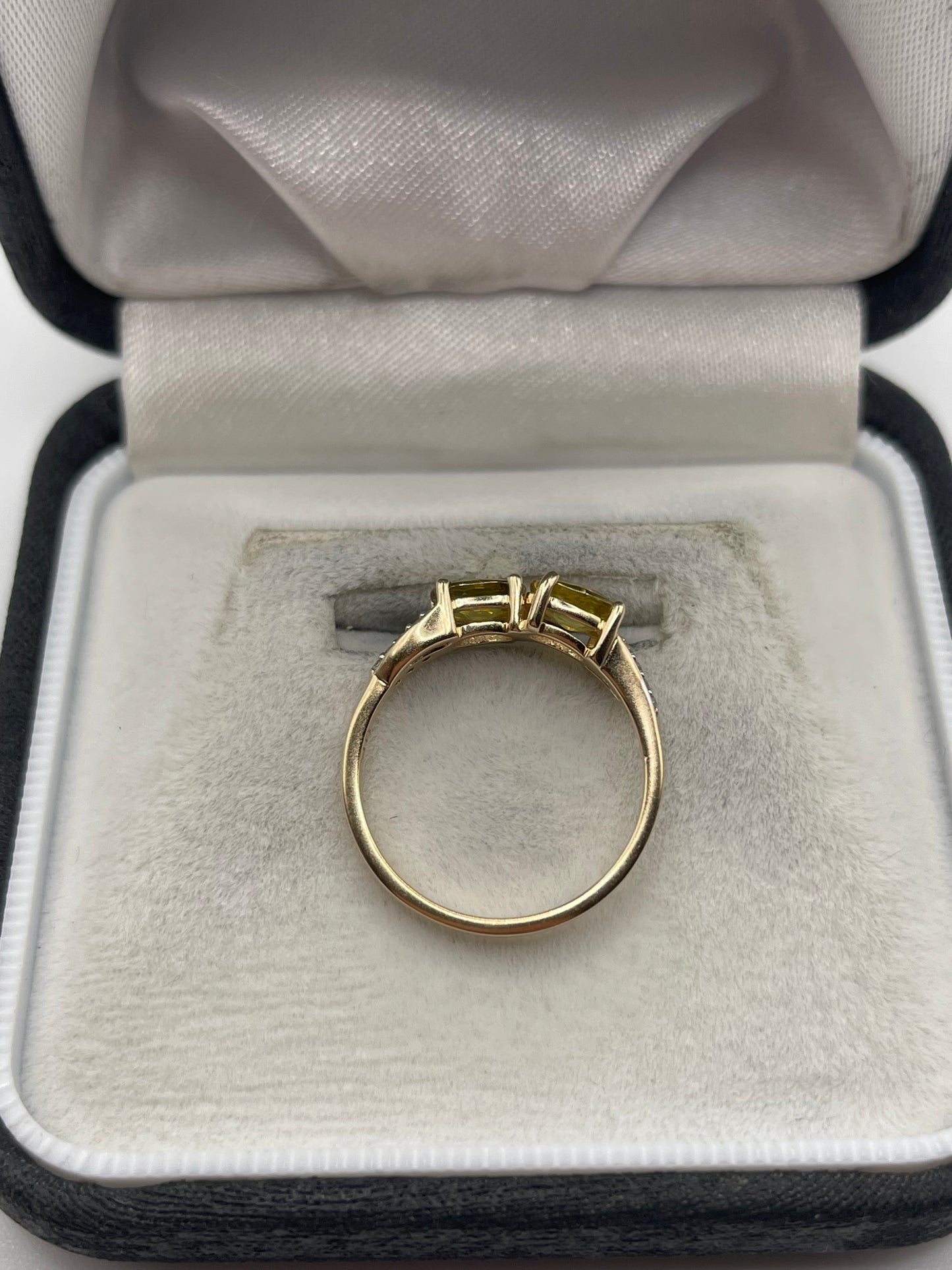 9ct gold sphene and diamond ring