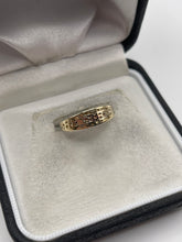 Load image into Gallery viewer, 9ct tri gold ring
