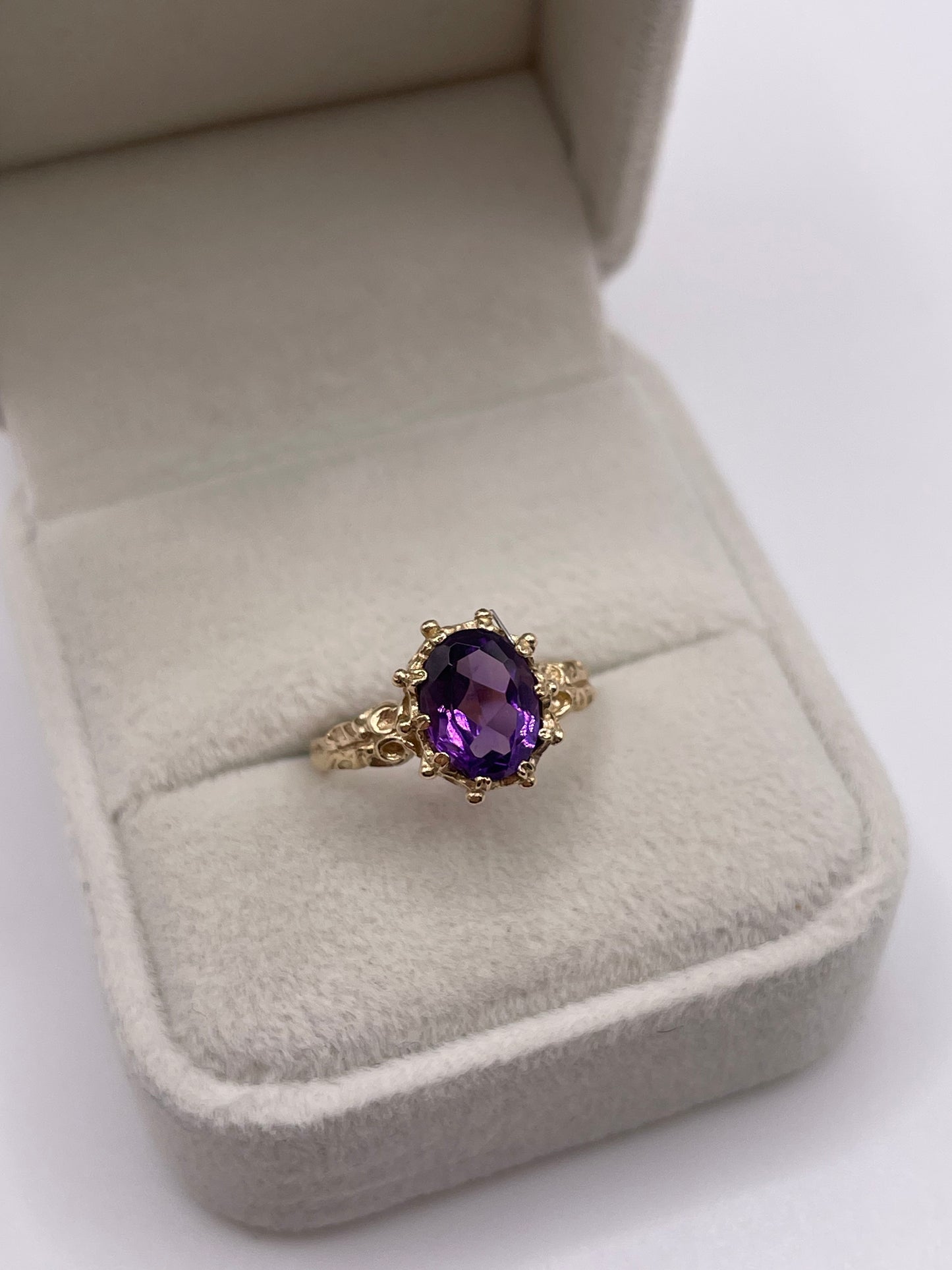 9ct gold amethyst ring