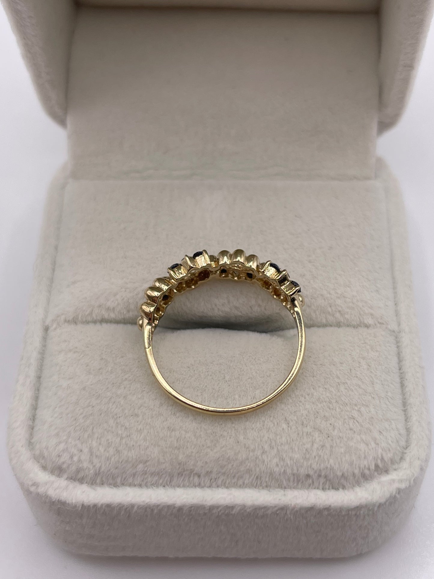 9ct gold sapphire and diamond ring