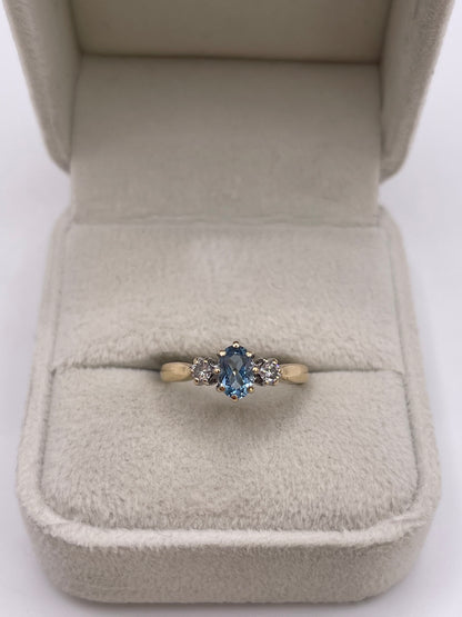9ct gold aquamarine and diamond ring