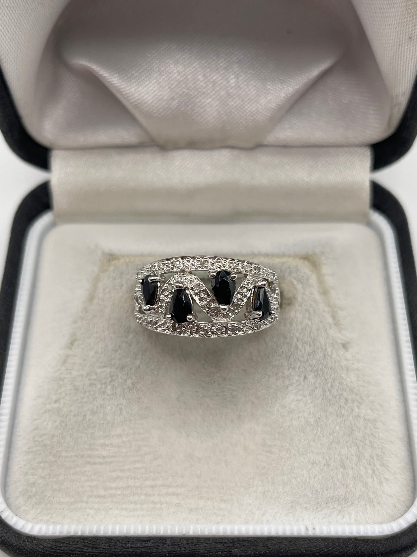 9ct gold sapphire and diamond ring