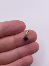 Load image into Gallery viewer, 9ct gold blueberry quartz pendant
