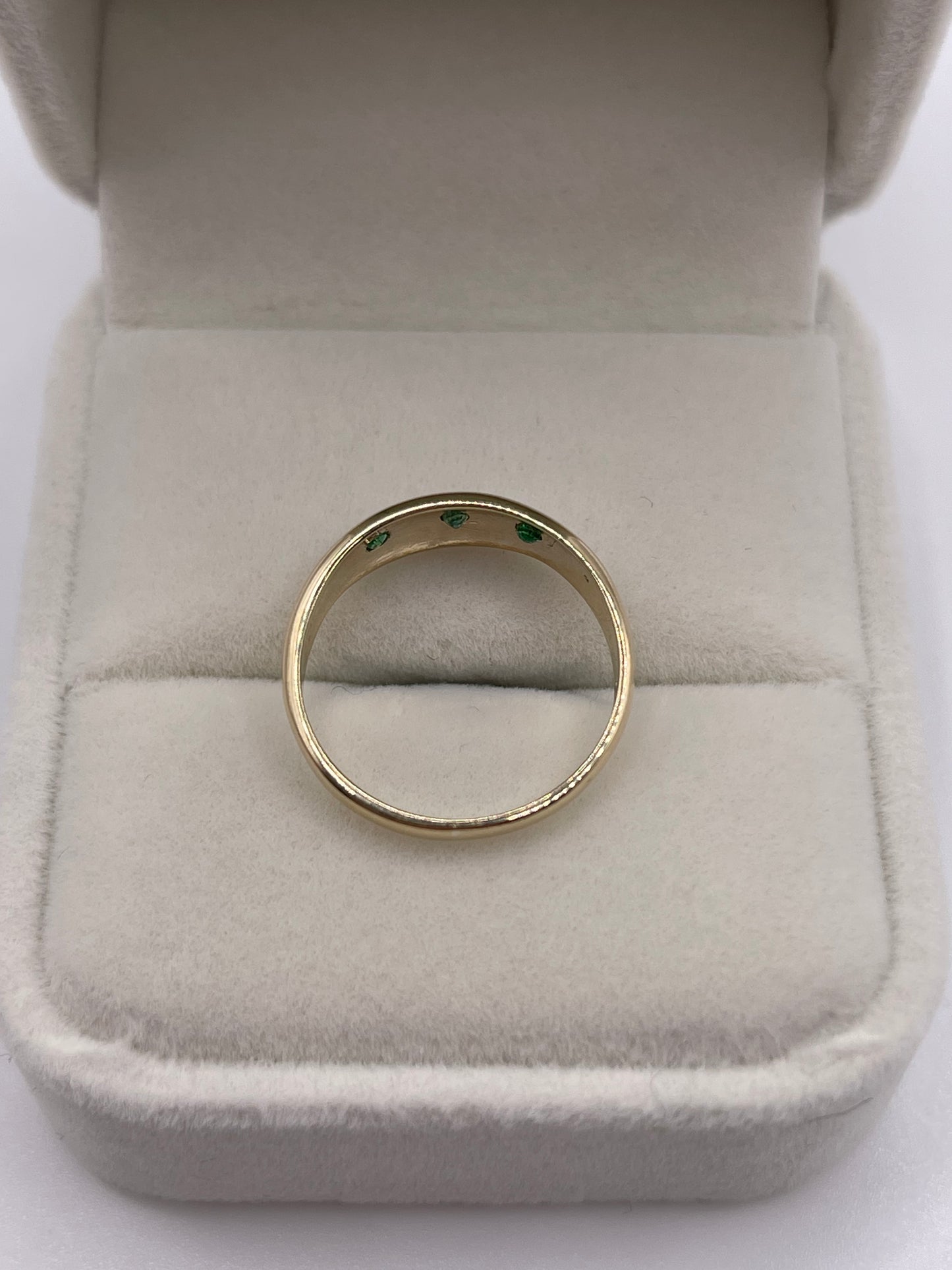 9ct gold emerald gypsy ring