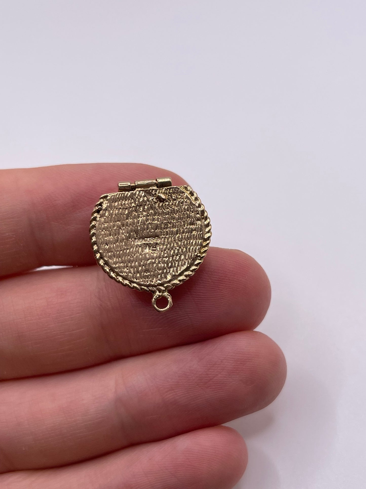 9ct gold cage charm