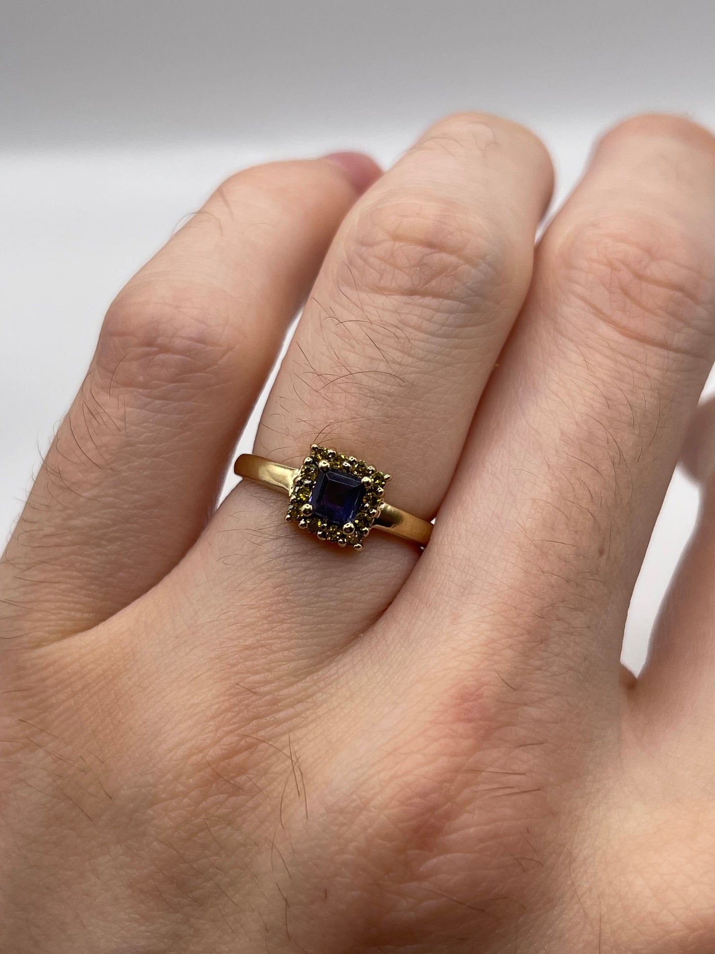 9ct gold iolite and yellow diamond ring