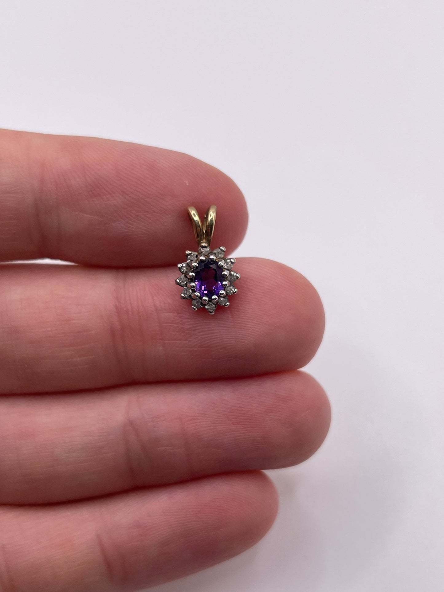 9ct gold amethyst and diamond pendant