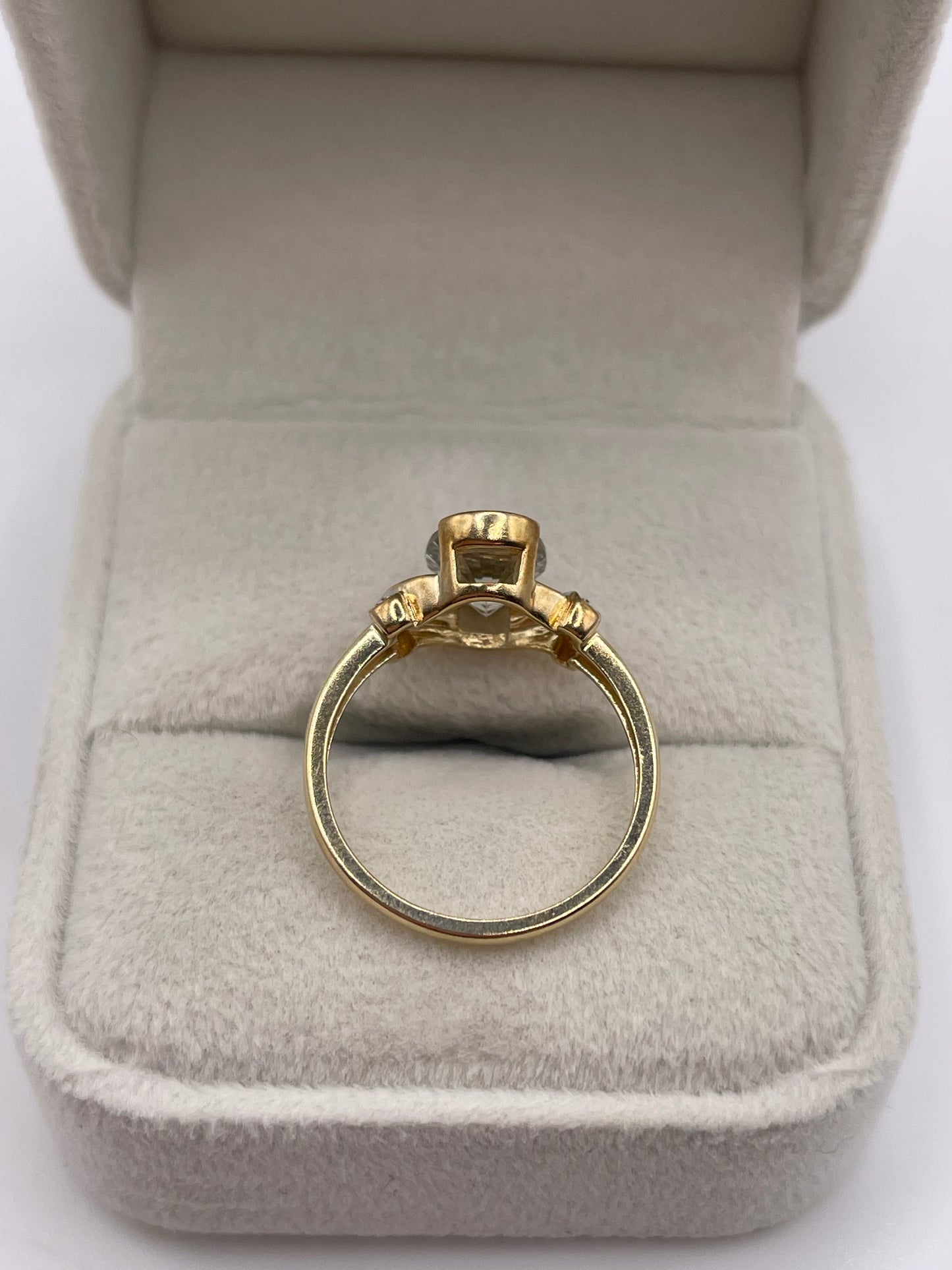 9ct gold green amethyst and diamond ring