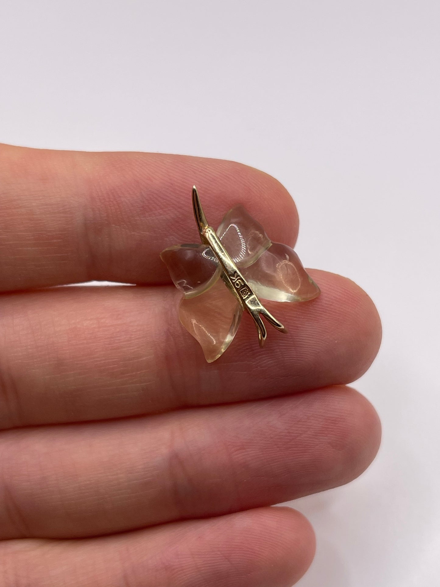 9ct gold quartz butterfly pendant