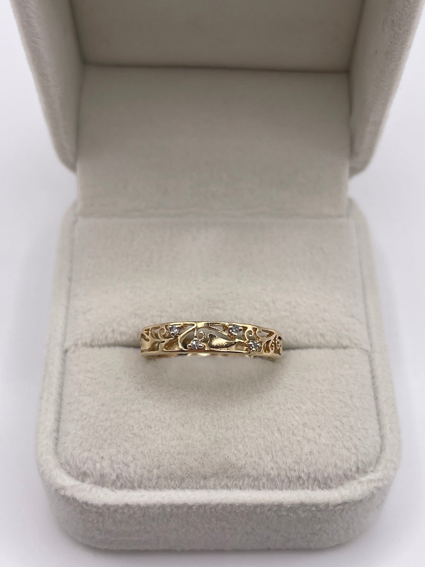 9ct gold diamond ring