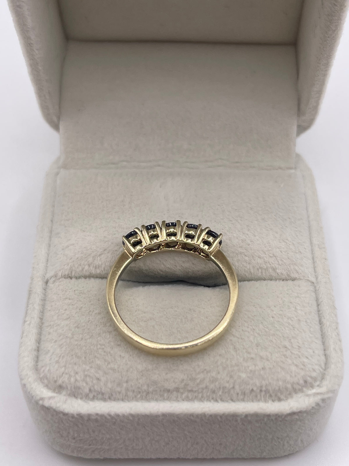 9ct gold sapphire ring