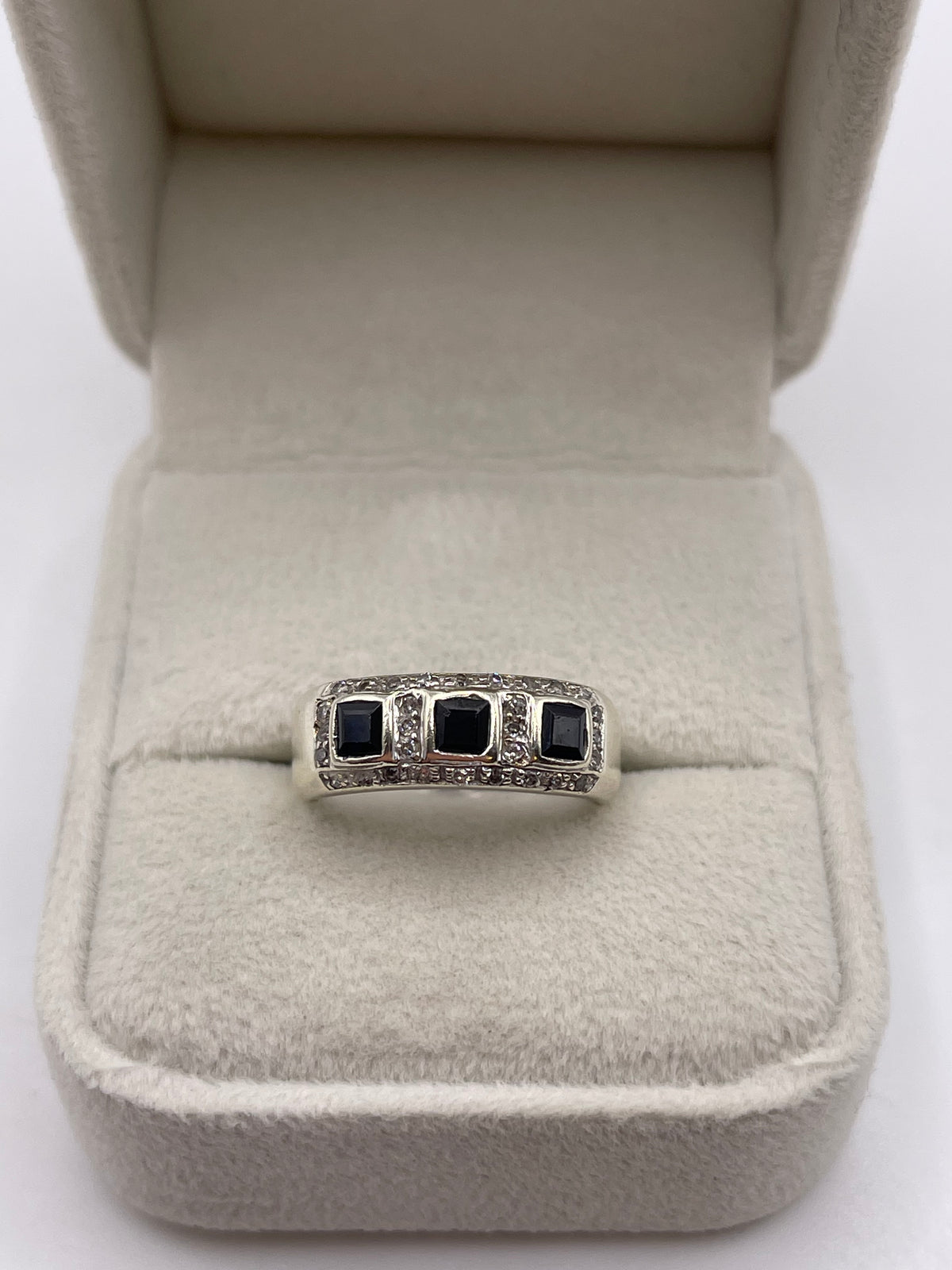 9ct white gold sapphire and diamond ring