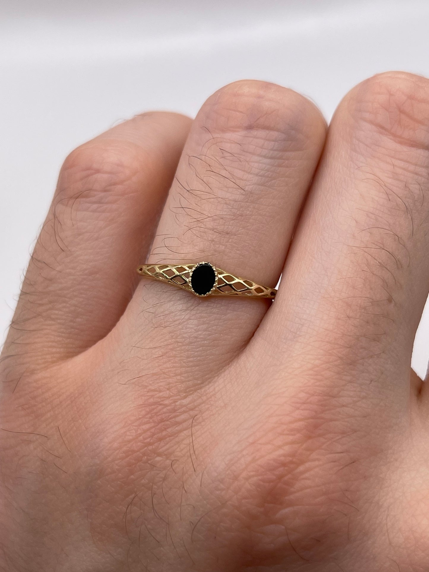 9ct gold onyx ring