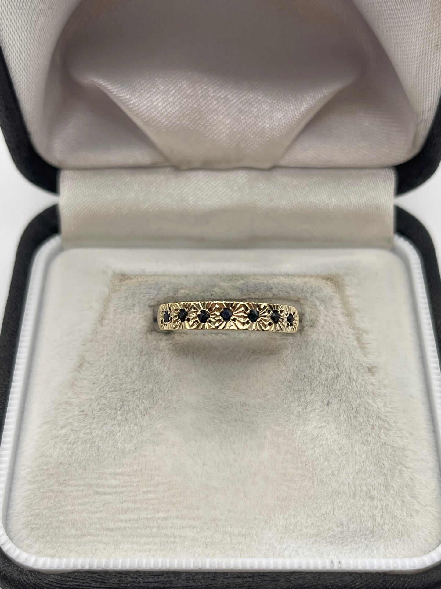 9ct gold sapphire ring