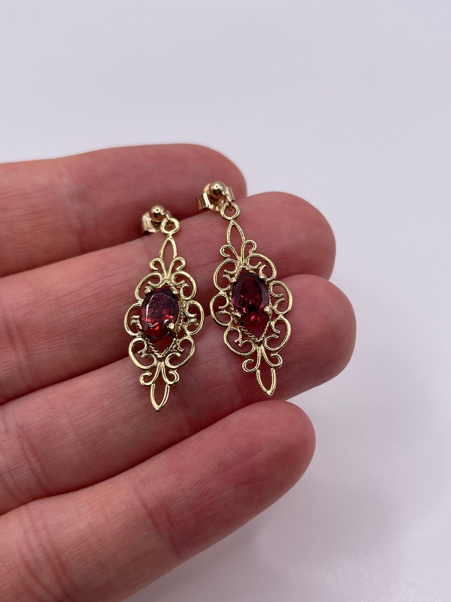 9ct gold garnet earrings