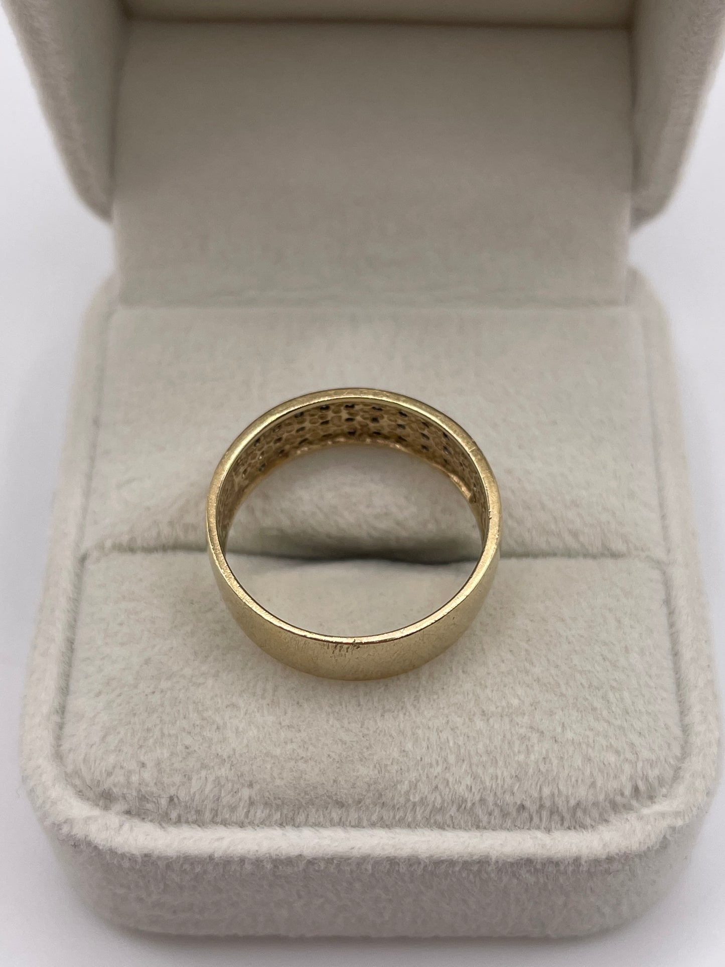 9ct gold diamond ring