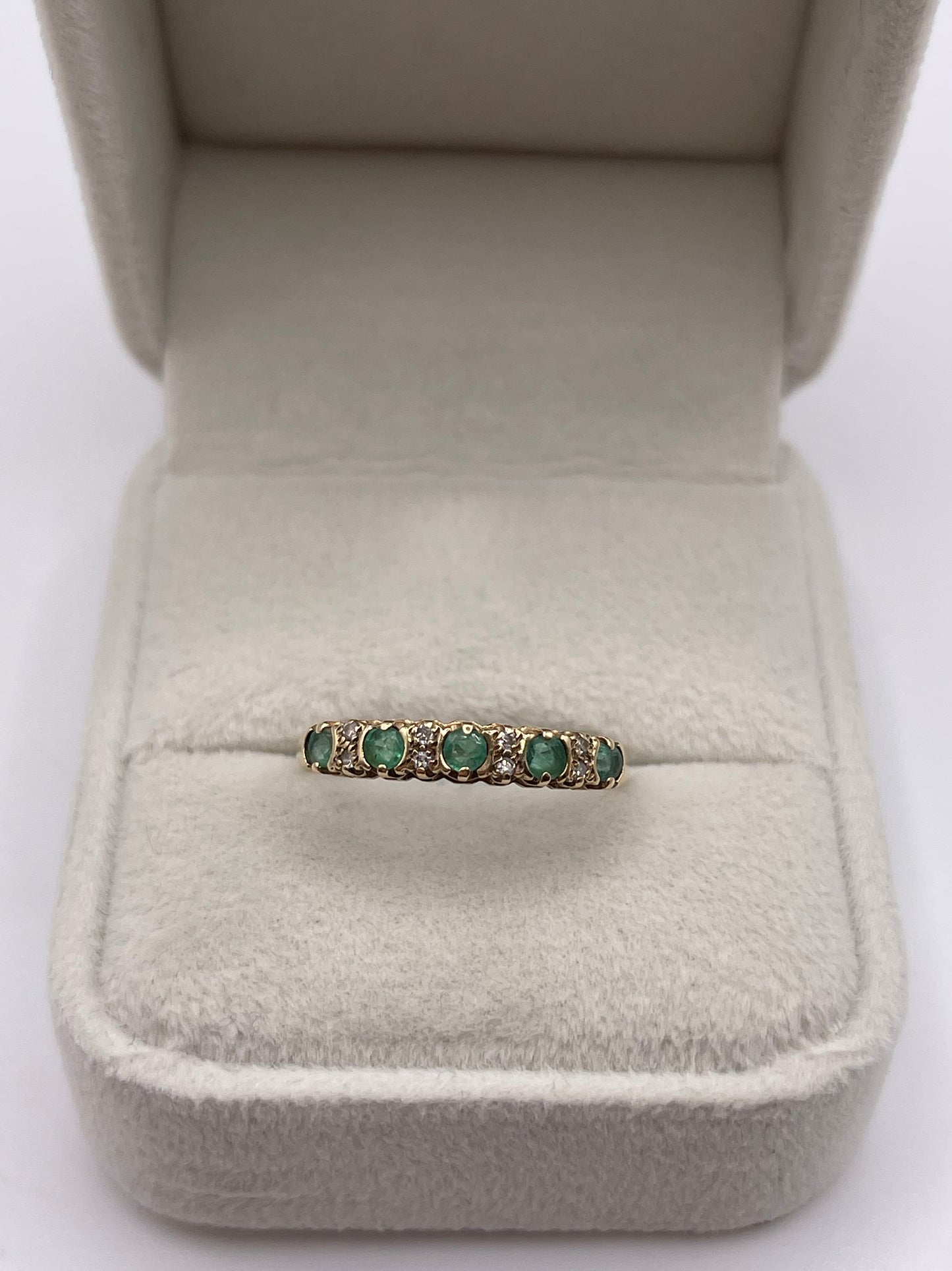9ct gold emerald and diamond ring